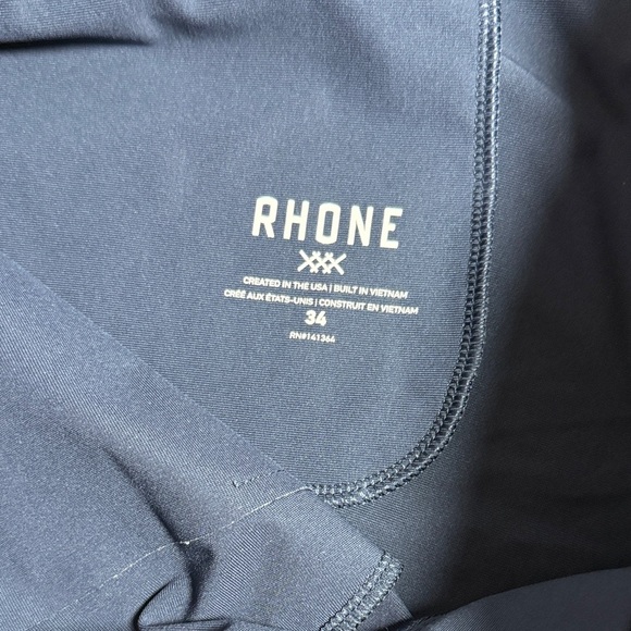 Rhone Men's 9 Inch Commuter Shorts in Navy Size 34
Excellent Condition - Picture 6 of 9